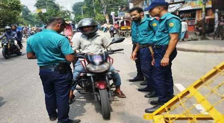 ট্রাফিক আইন লঙ্ঘনে ডিএমপির ২০০১ মামলা 