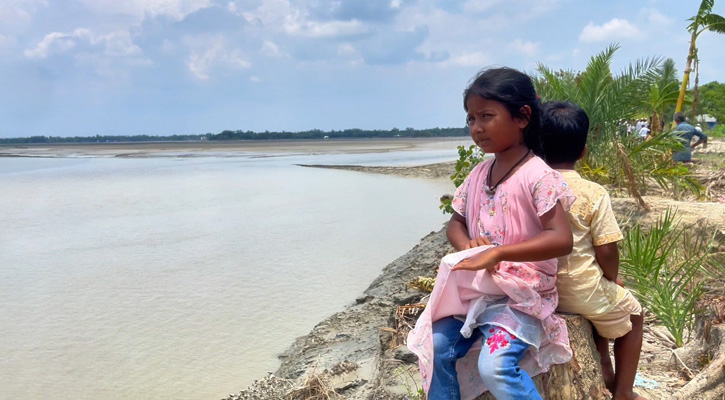 ফেনীতে তীব্র আকার ধারণ করেছে ‘নদীভাঙন’