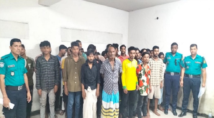 রাজধানীতে  ‘পাটালি গ্রুপের’ সেকেন্ড ইন কমান্ডসহ গ্রেপ্তার ৪৪ 