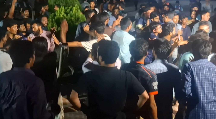 রাবিতে বামপন্থী-শাহবাগবিরোধী ঐক্যের সংঘর্ষ, আহত ৫