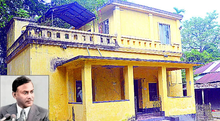 বাগবাড়ী গ্রামের যে বাড়িতে কমলের জন্ম