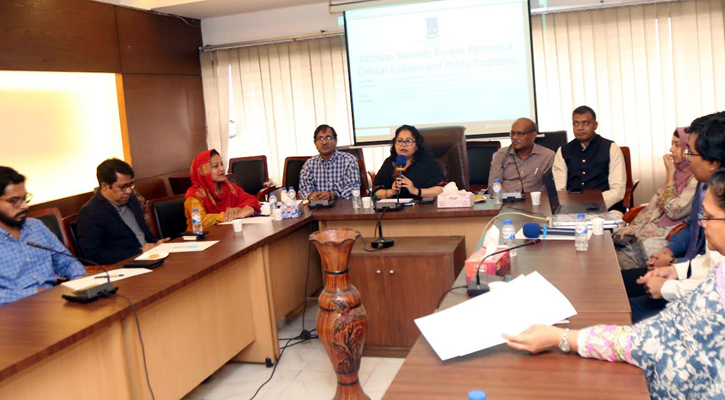 গুরুত্বপূর্ণ খাতে বাজেট কাটছাঁট না করার সুপারিশ