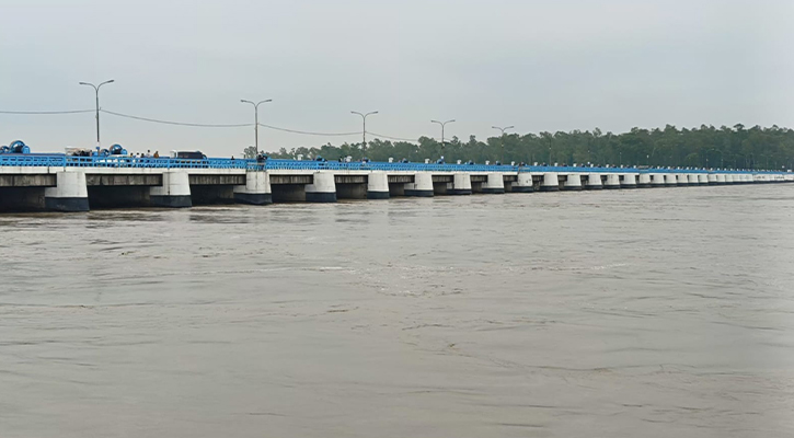 চোখ রাঙাচ্ছে তিস্তা, বন্যার শঙ্কা