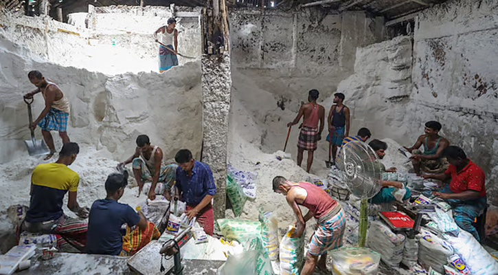 লক্ষ্যমাত্রার বেশি লবণের মজুদ, দামও নিয়ন্ত্রণে