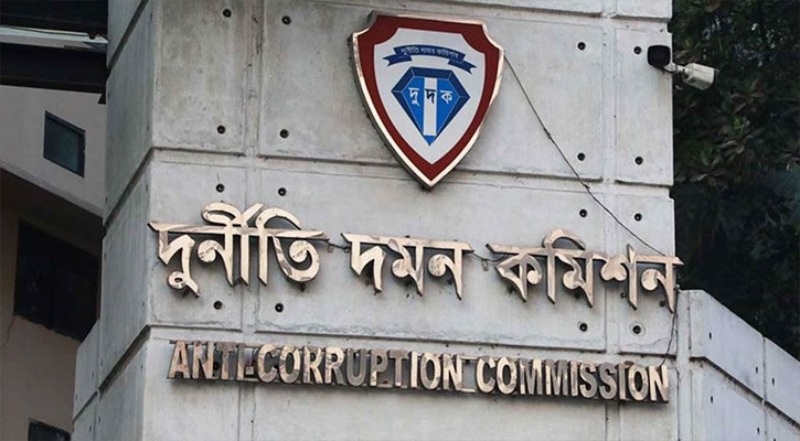 অতিরিক্ত ডিআইজি রফিকুল ও তার স্ত্রীর নামে মামলা