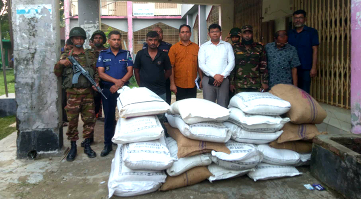 লুটের ২২ বস্তা চাল সেনাবাহিনীর অভিযানে উদ্ধার