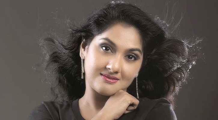 দ্বিতীয় স্বামীর মৃত্যুর পর থেকে লিভ-ইন সম্পর্কে অভিনেত্রী!