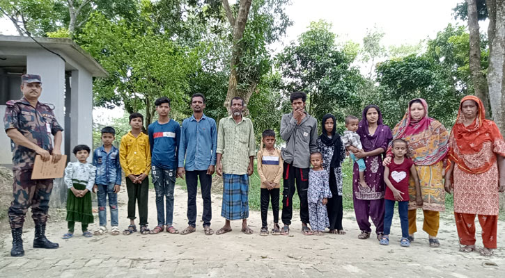 বিরামপুর সীমান্ত দিয়ে ১৫ জনকে পুশ-ইন