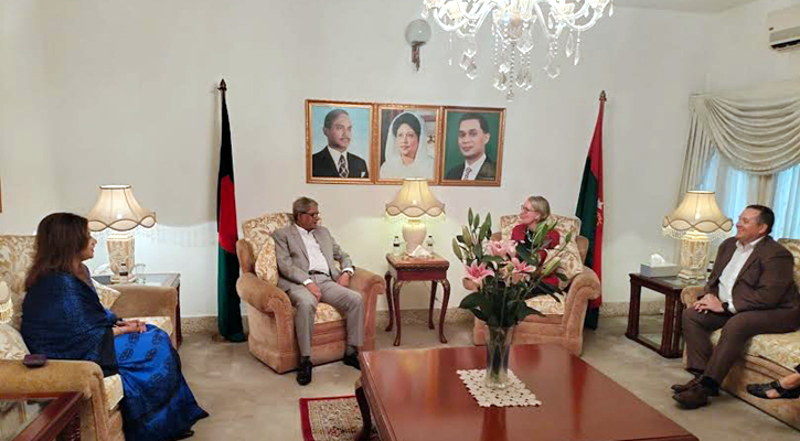 ব্রিটিশ হাইকমিশনারের সঙ্গে বিএনপির মহাসচিবের বৈঠক
