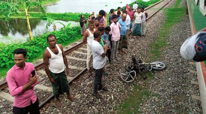 নীলফামারীতে ট্রেনে কাটা পড়ে মোটরসাইকেলের ২ আরোহীর মৃত্যু
