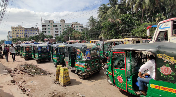 নারায়ণগঞ্জের দুই স্থানে ১৩ অবৈধ স্ট্যান্ড, ভোগান্তি