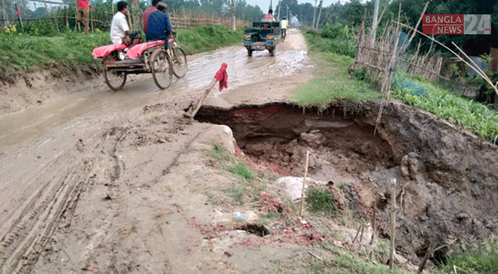 গাইবান্ধায় বন্যা নিয়ন্ত্রণ বাঁধে ধস, সপ্তাহ ধরে যান চলাচল বন্ধ