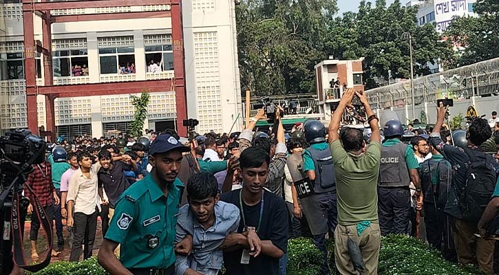 সচিবালয়ের সামনে সংঘর্ষে আহত ৬৬ শিক্ষার্থী হাসপাতালে