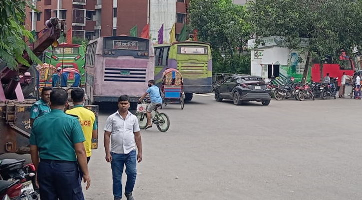 মানিক মিয়া অ্যাভিনিউয়ে যান চলাচল বন্ধ