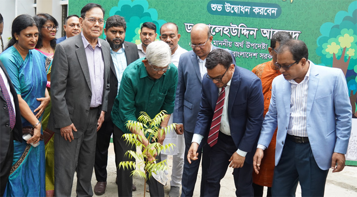 ৮০ ভাগ ঋণ ব্যাংকের চেয়ারম্যান নিয়ে যাওয়ার ঘটনা বাংলাদেশেই ঘটে: উপদেষ্টা