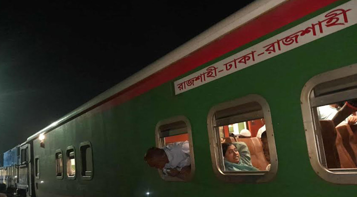 পদ্মা এক্সপ্রেস লাইনচ্যুত, ঢাকা-উত্তরবঙ্গ ট্রেন চলাচল বন্ধ