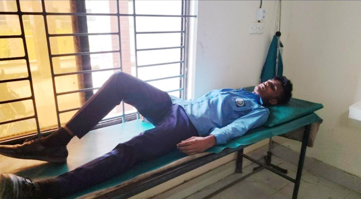 শিবচরে বৈষম্যবিরোধী আন্দোলনকারী শিক্ষার্থীর ওপর হামলা