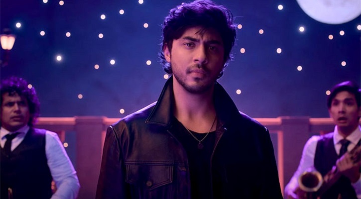 ‘আমার সিরিজেও বাড়াবাড়ি রয়েছে’, বাবার রূপে