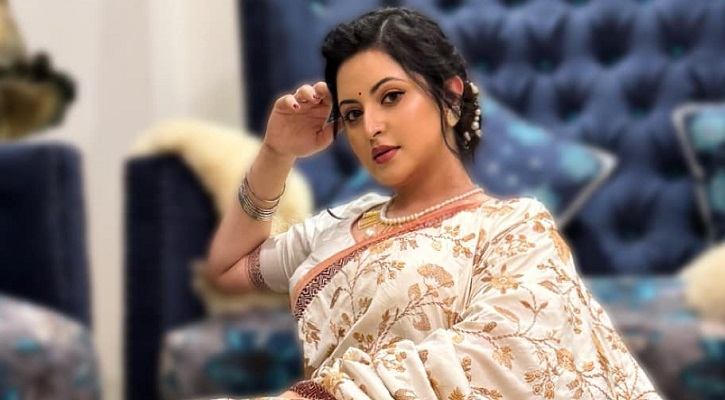 শ্বাসকষ্ট নিয়ে হাসপাতালে ভর্তি পরীমণি
