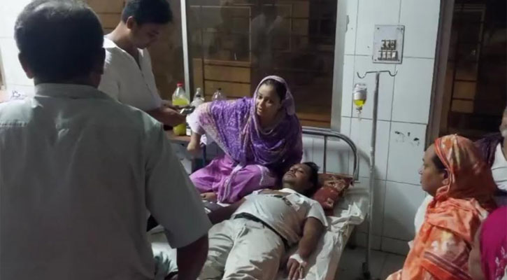 মাদারীপুরে ঘরে ঢুকে ইতালি প্রবাসীসহ ৪ জনকে কুপিয়ে জখম