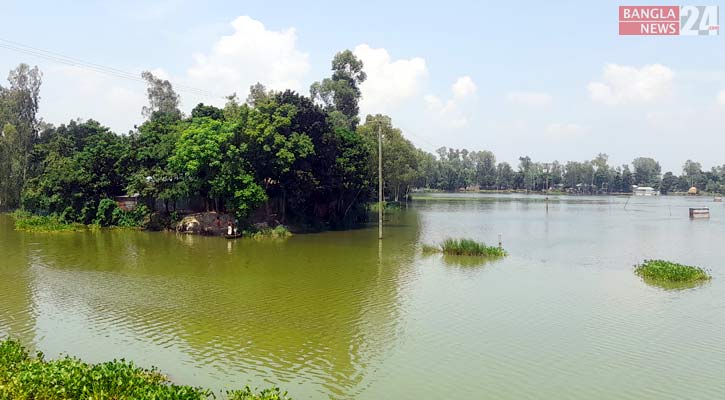 অসময়ে বাড়ছে যমুনার পানি, প্লাবিত হচ্ছে নিম্নাঞ্চল