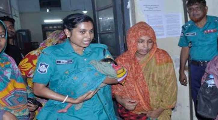 মায়ের সাথে কারাগারে নবজাতক!