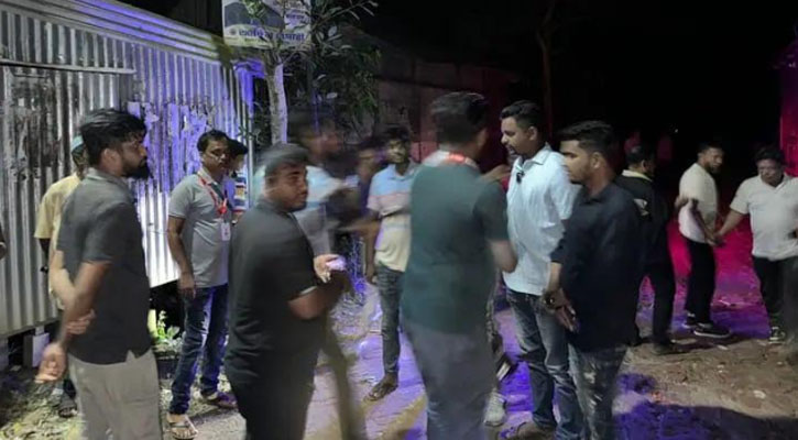 যুক্তরাষ্ট্রপ্রবাসী আ. লীগ নেতা জাহিদের বাড়িতে ডিম নিক্ষেপ