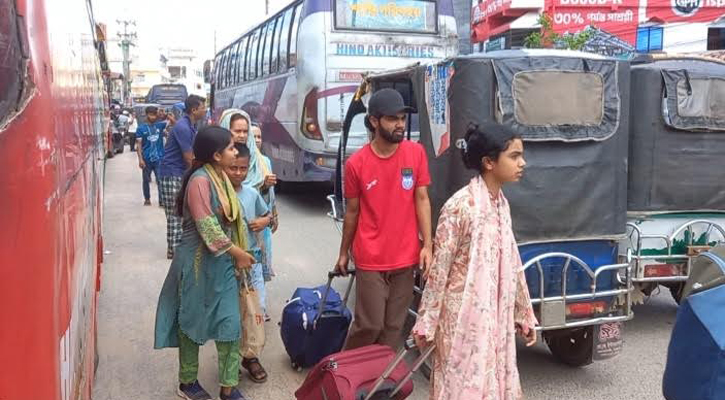 খাগড়াছড়ির দুই সড়কে অবরোধ শিথিল