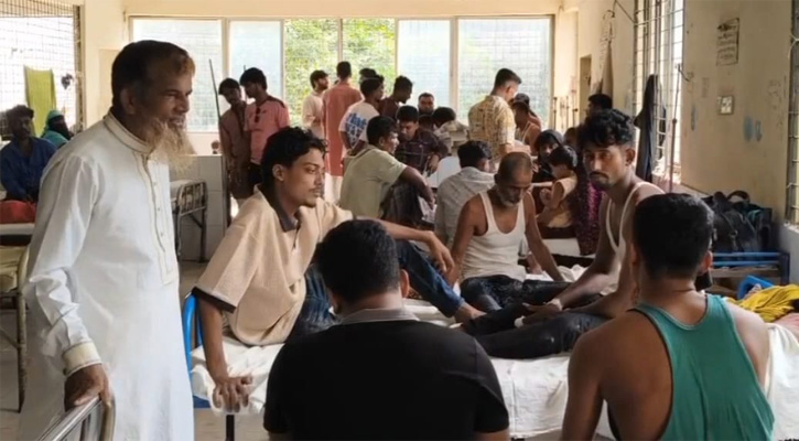 ফেসবুকে ‘বিকৃত ছবি’ শেয়ার নিয়ে বিএনপি-জামায়াতের সংঘর্ষ, আহত ৩৫