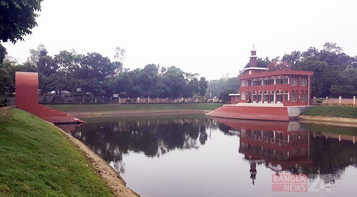 হরিপুরের দৃষ্টিনন্দন জমিদার বাড়ি মসজিদ